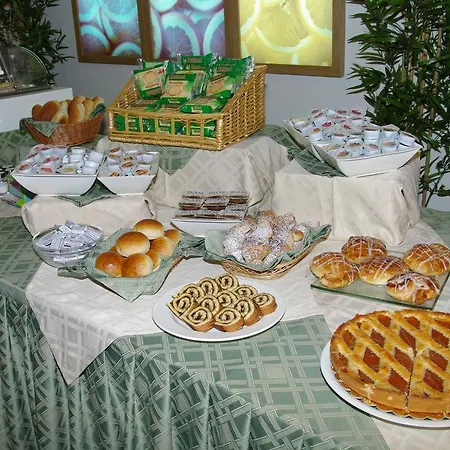 فندق Belvedere تْشيفالو