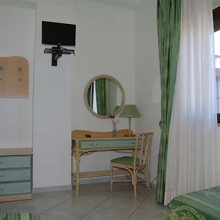 Отель Belvedere 3*