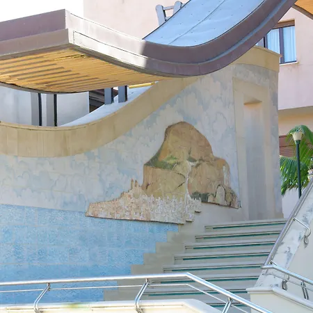 Belvedere تْشيفالو