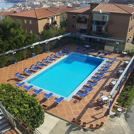 Belvedere تْشيفالو